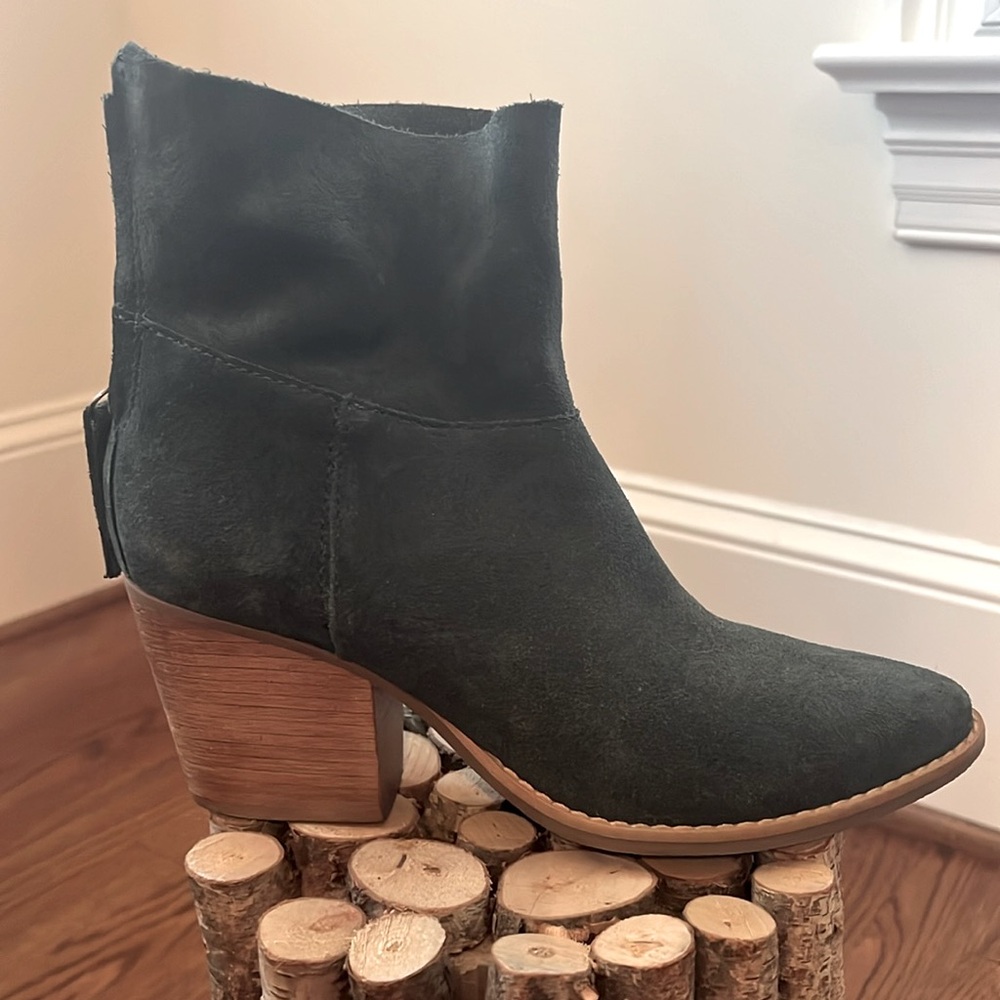 Anthropologie Matisse Soft Slouchy Suede Booties